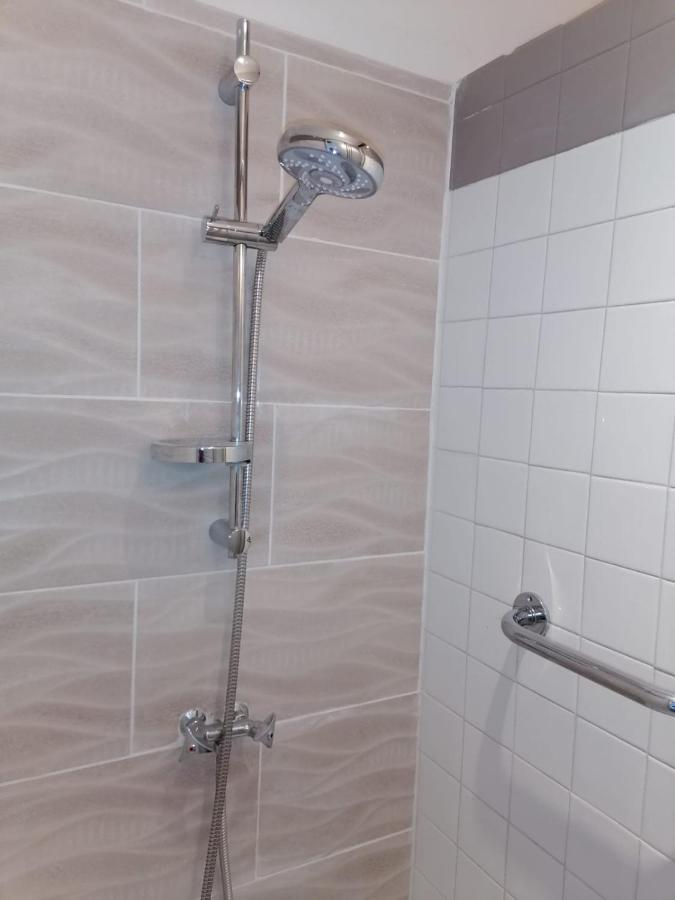 Lou Mas Suzoun Apartment Ucel Ngoại thất bức ảnh